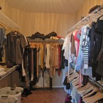 16 Walk-in Closet